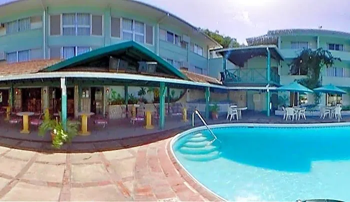Doctors Cave Hotel