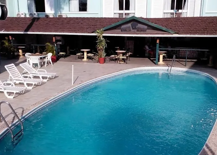 Doctors Cave Montego Bay