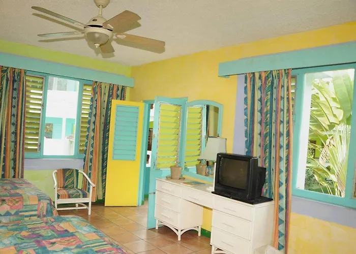 Doctors Cave Hotel 3*